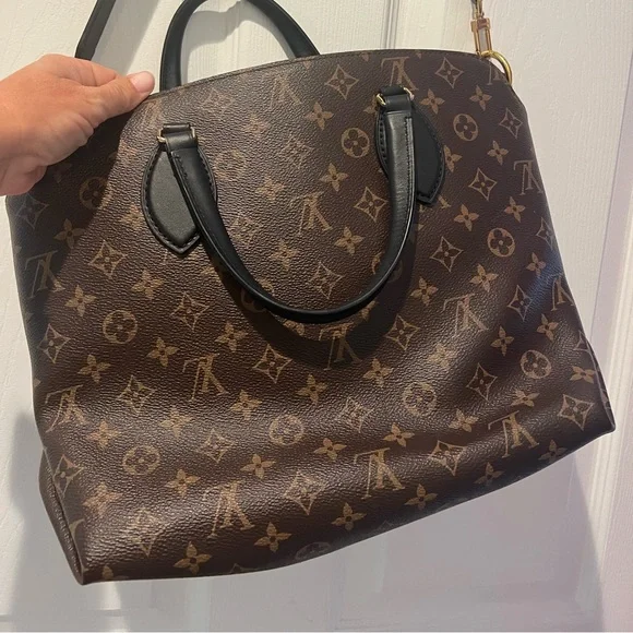 Louis Vuitton Monogram Flower Zipped Tote MM Black - Picture 13 of 16